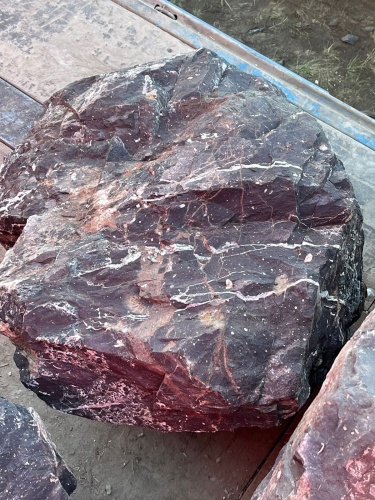 Камни для ландшафтного дизайна красно-фиолетовые 10-60 килограмм купить в Саранске