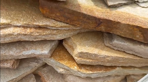 Плитняк златолит жёлтый золотистый для отмостки купить в Саранске