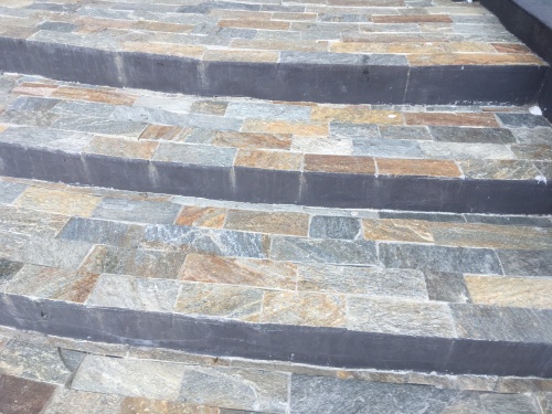 Плитка из Златолита Уральского для лестницы купить в Саранске