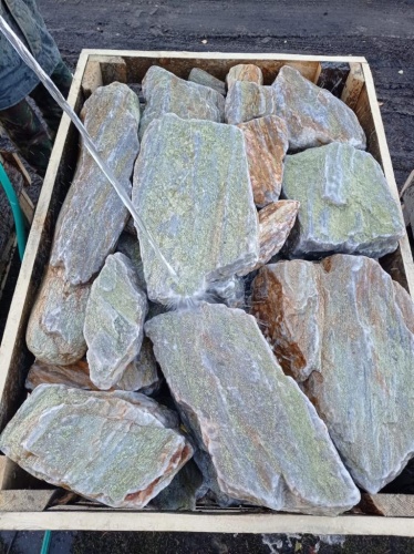 Златолит жёлтый, жёлто-зелёный глыбки и валуны для ланшафтного дизайна купить в Саранске
