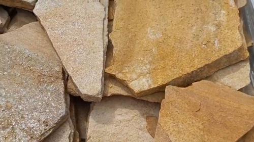 Плитняк златолит жёлтый для цоколя купить в Саранске