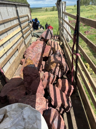 Ландшафтные глыбы красно-фиолетовые 200-1000 килограмм купить в Саранске