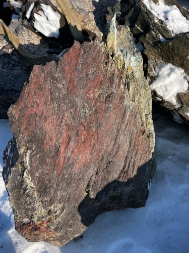 Ландшафтные глыбы красно-фиолетовые 200-1000 килограмм купить в Саранске