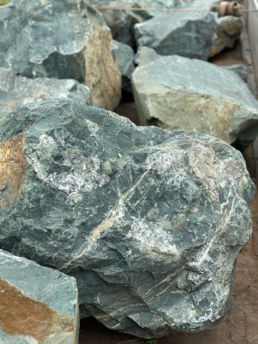 Камни для ландшафтного дизайна зелёные 10-60 килограмм купить в Саранске