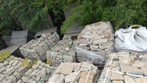 Гранитный плитняк галтованный для мощения купить в Саранске