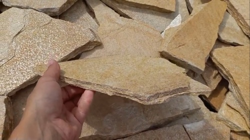 Плитняк златолит жёлтый для цоколя купить в Саранске