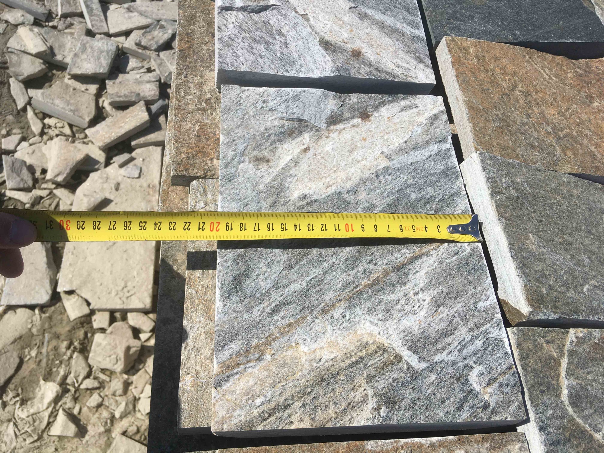 Плитка пилёная златолит Уральский для цоколя, отмостки купить в Саранске