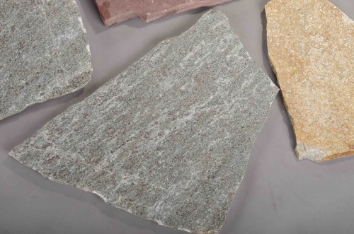 Плитняк златолит Уральский для цоколя, отмостки купить в Саранске