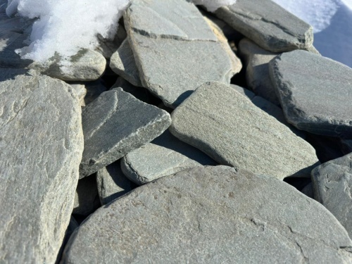 Плитняк златолит зелёный галтованный для фасада купить в Саранске