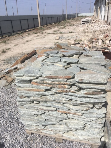 Златолит серебристый галтованный для лестниц купить в Саранске