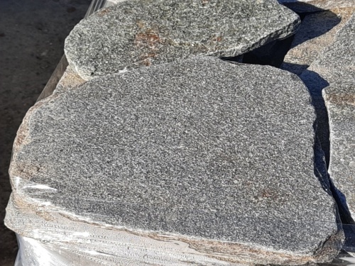 Златолит серебристый галтованный для лестниц купить в Саранске