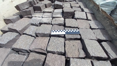 Лемезит колотая брусчатка 10 * 10 см. для парковки купить в Саранске
