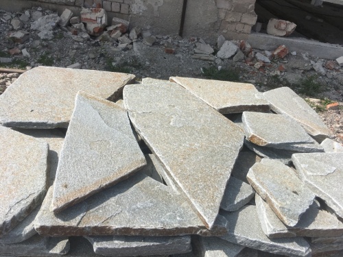 Златолит серебристый галтованный для лестниц купить в Саранске